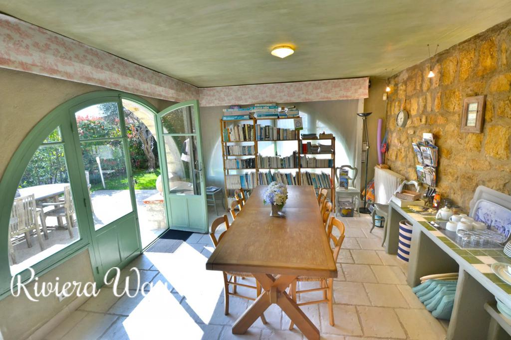 7 room villa in Juan-les-Pins, photo #4, listing #105868056