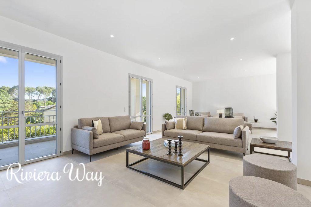 Villa in Mougins, 243 m², photo #4, listing #104271552