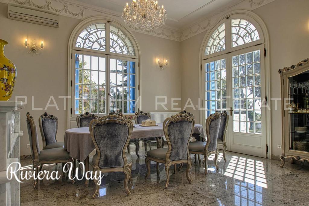 10 room villa in Saint-Raphaël, photo #3, listing #87258066