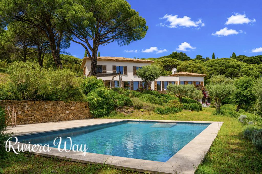 7 room villa in La Croix-Valmer, photo #3, listing #106343202