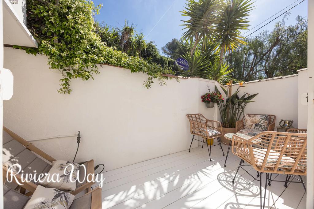 4 room apartment in Antibes, photo #1, listing #106332282
