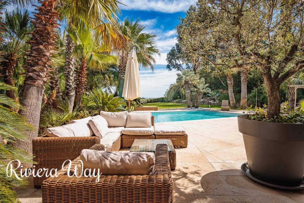 6 room villa in Grimaud, photo #4, listing #104480670