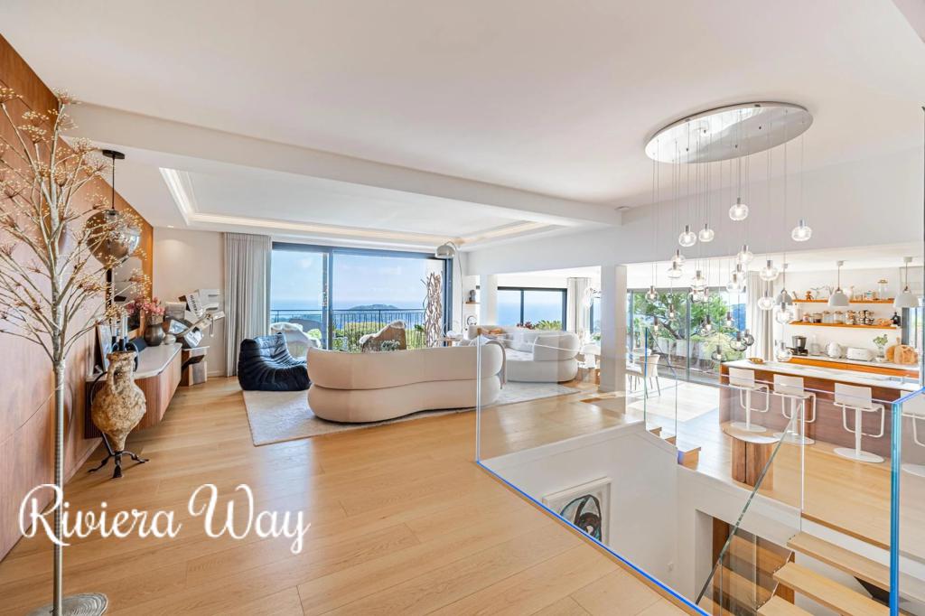 5 room villa in Villefranche-sur-Mer, photo #10, listing #107279676