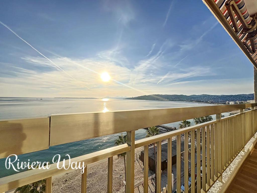 3 room apartment in Juan-les-Pins, photo #1, listing #98671860