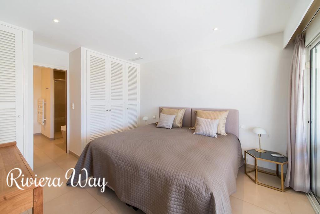 5 room villa in Mougins, photo #9, listing #105998088