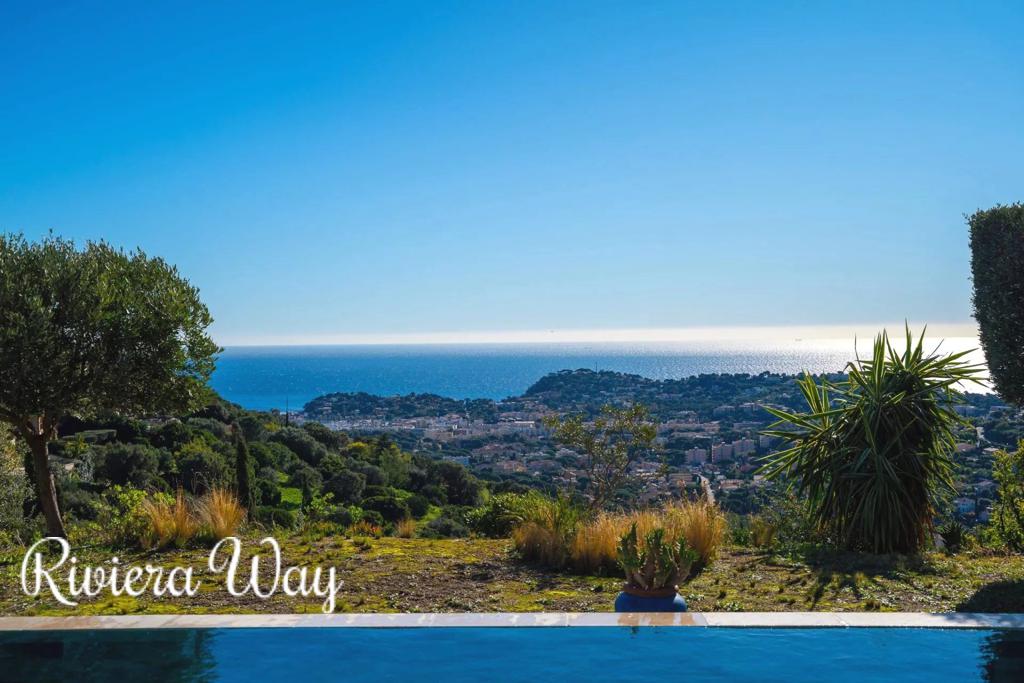 7 room villa in Cavalaire-sur-Mer, photo #2, listing #105455322