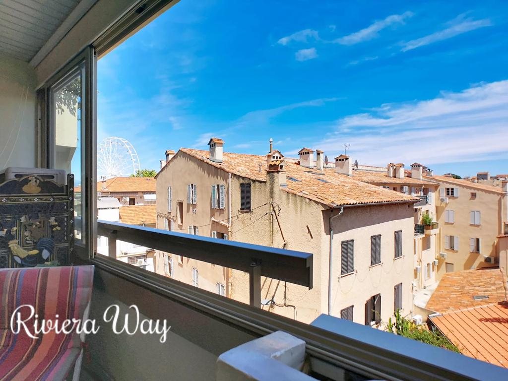 Apartment in Antibes, photo #10, listing #106563282