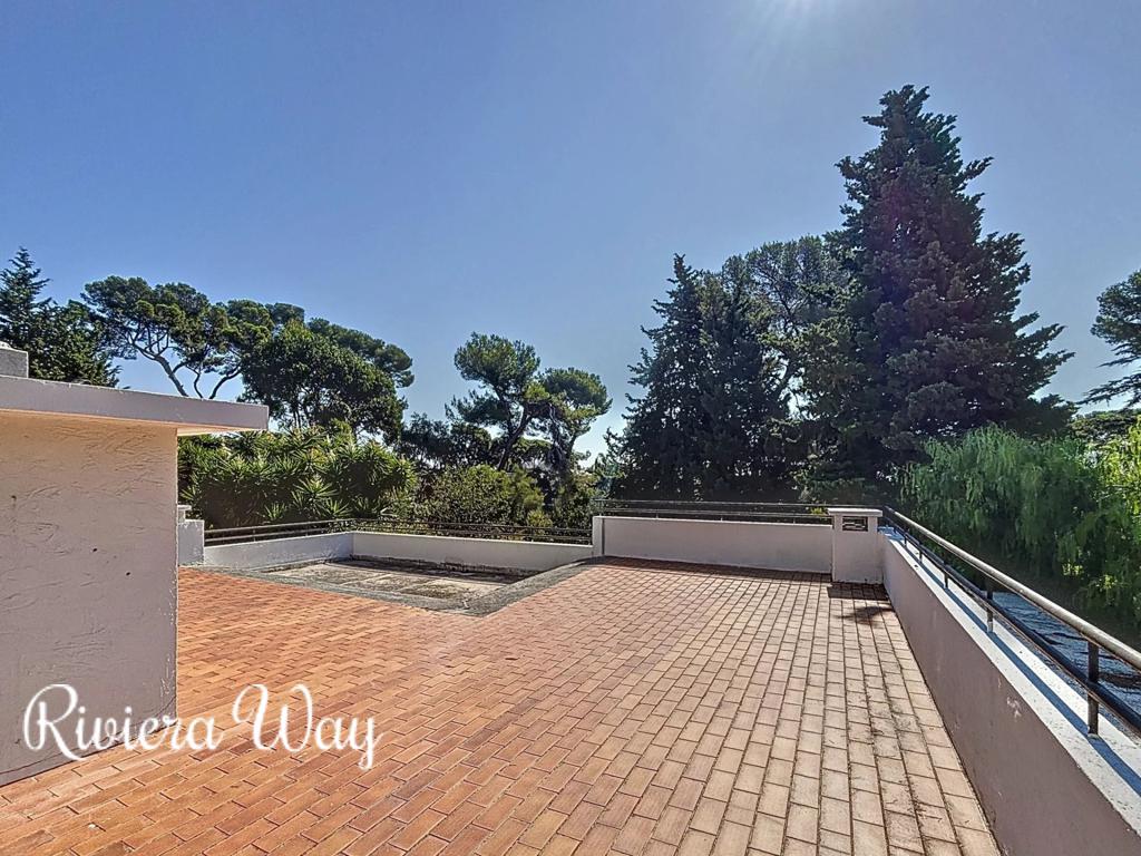 4 room villa in Cap d'Antibes, photo #1, listing #103875996