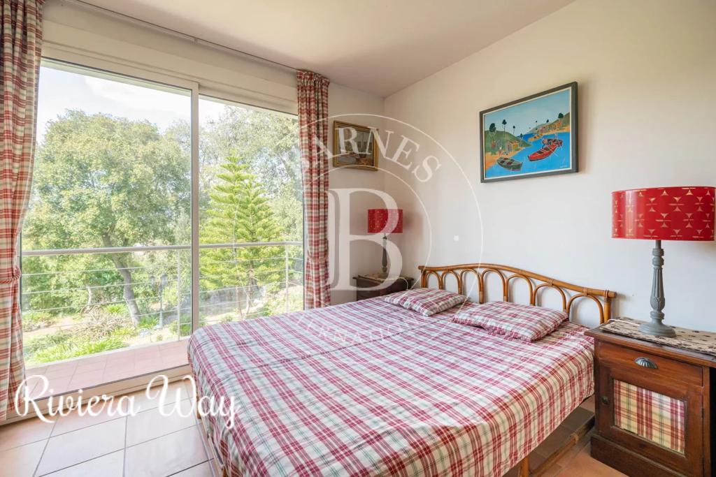 7 room villa in Antibes, photo #1, listing #94284918