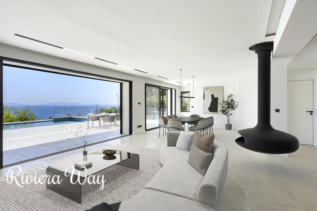 5 room villa in Rayol-Canadel-sur-Mer, photo #4, listing #90031116