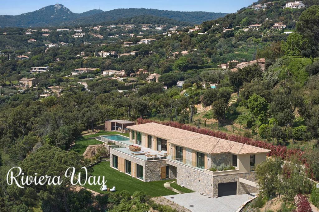 7 room villa in Grimaud, photo #3, listing #102916716