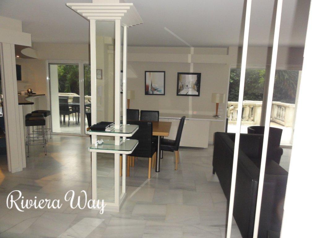 Villa in Cap d'Antibes, 160 m², photo #2, listing #63488460