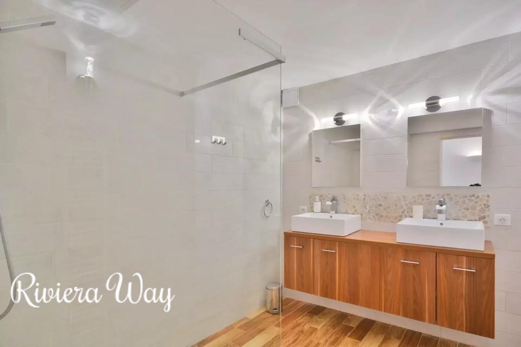 11 room villa in Cannes, photo #1, listing #90902658