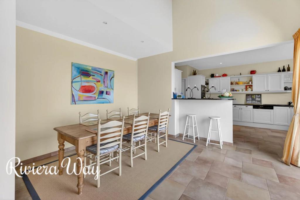6 room villa in Grasse, photo #6, listing #106454922