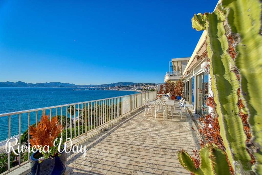6 room apartment in Cannes, photo #2, listing #85902894