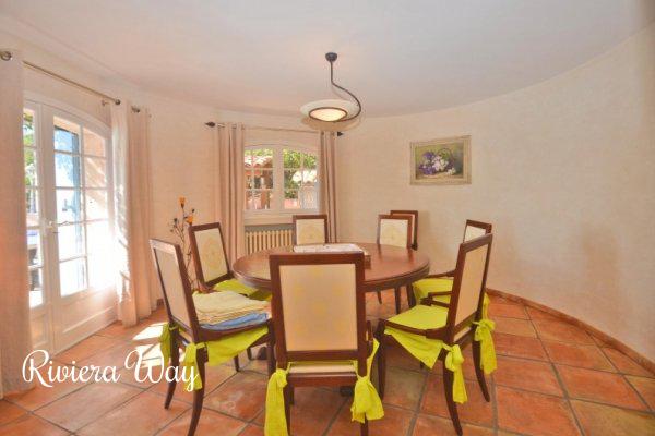 5 room villa in Saint-Raphaël, 210 m², photo #10, listing #66010434