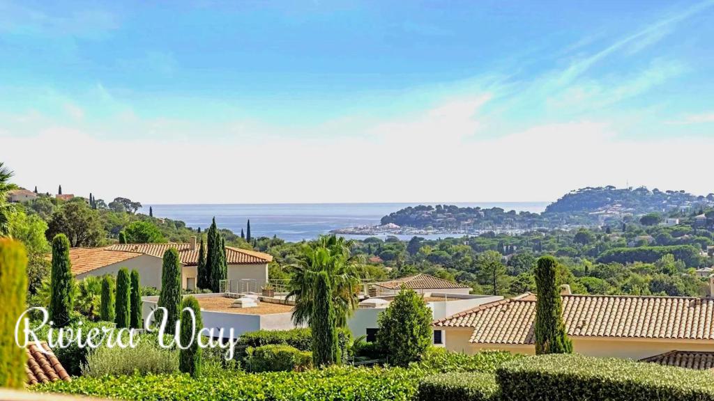 8 room villa in Cavalaire-sur-Mer, photo #1, listing #104236272