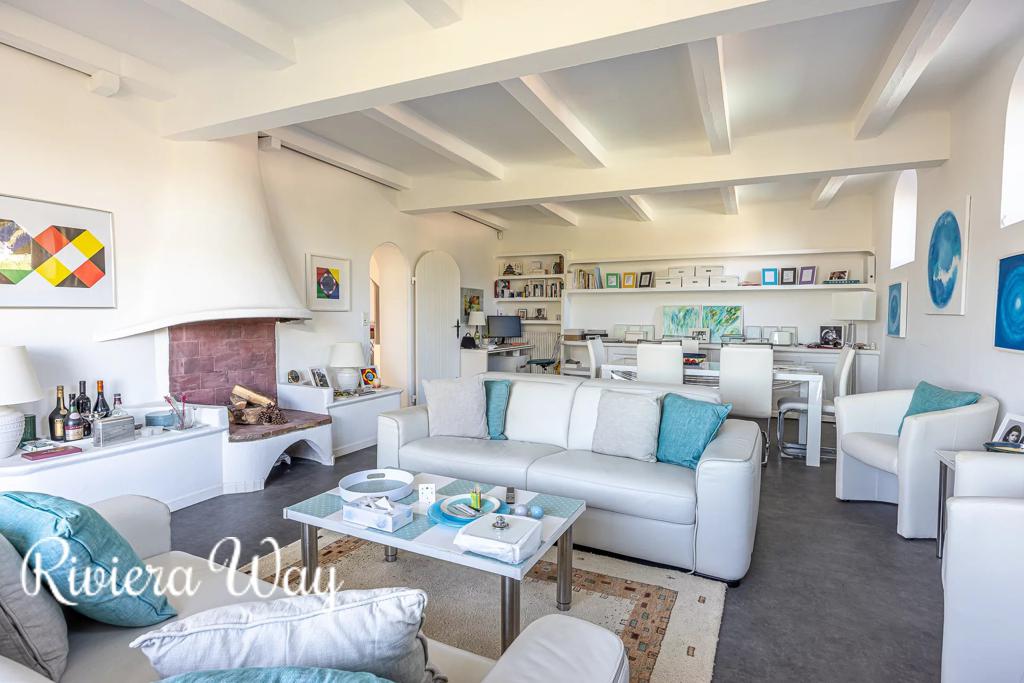 4 room apartment in Saint-Paul-de-Vence, photo #9, listing #104531280