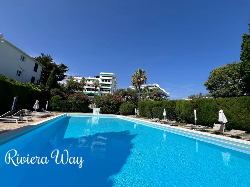 4 room apartment in Antibes, photo #2, listing #99918252