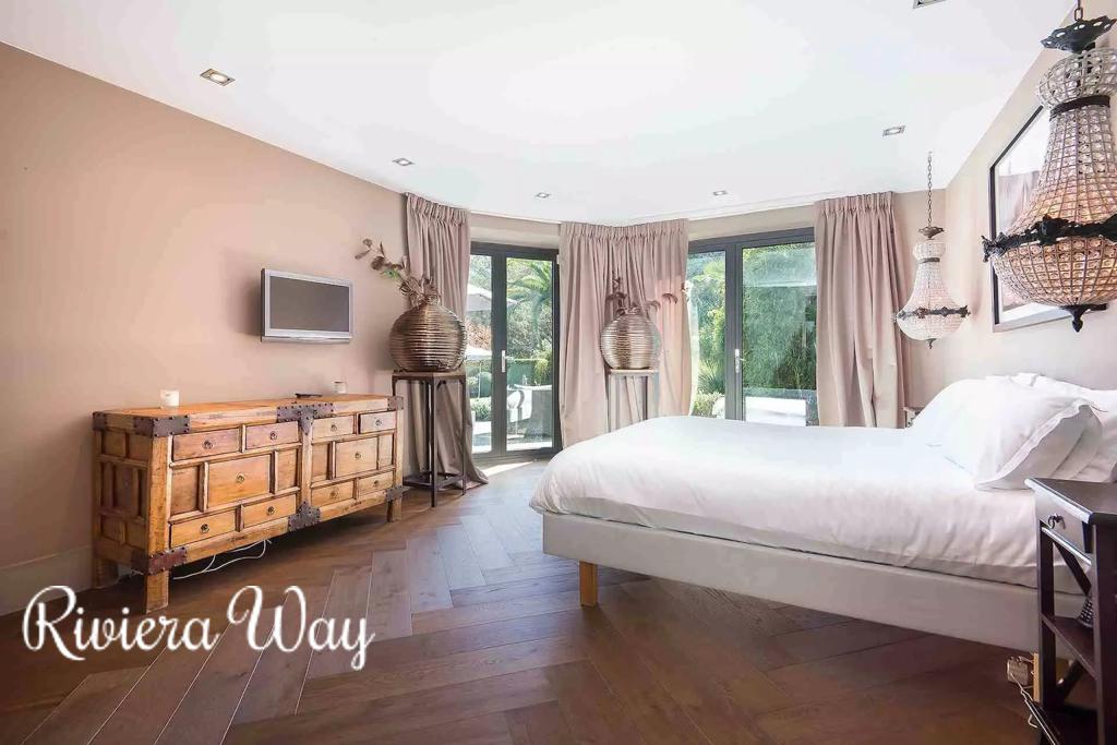 7 room villa in Mougins, photo #2, listing #103144902