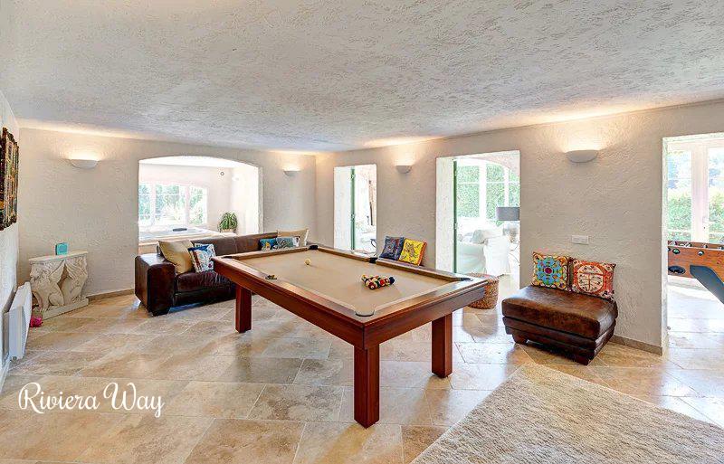 8 room villa in Mougins, photo #3, listing #100683828