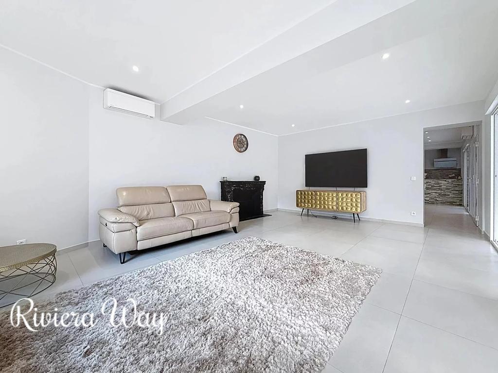 7 room villa in Cannes, photo #5, listing #106225392