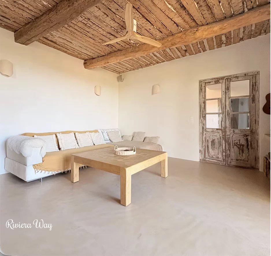 8 room villa in Fayence, photo #3, listing #105401394