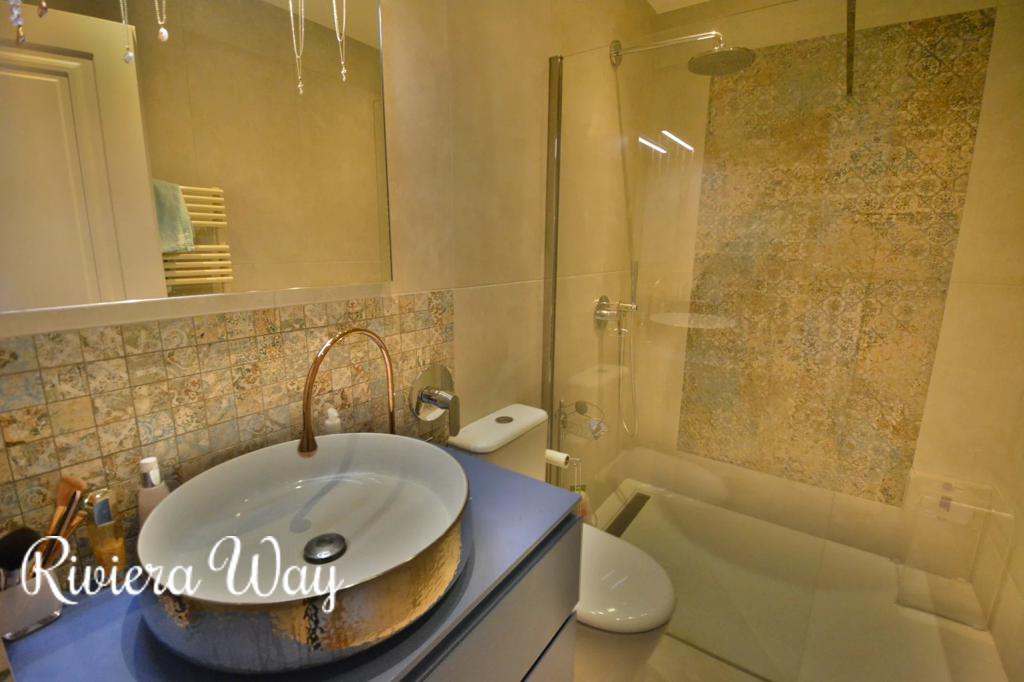 4 room villa in Cap d'Antibes, photo #4, listing #82484556