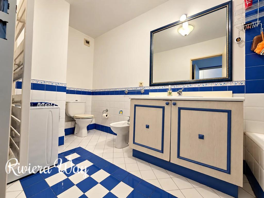 3 room apartment in Juan-les-Pins, photo #7, listing #105680400
