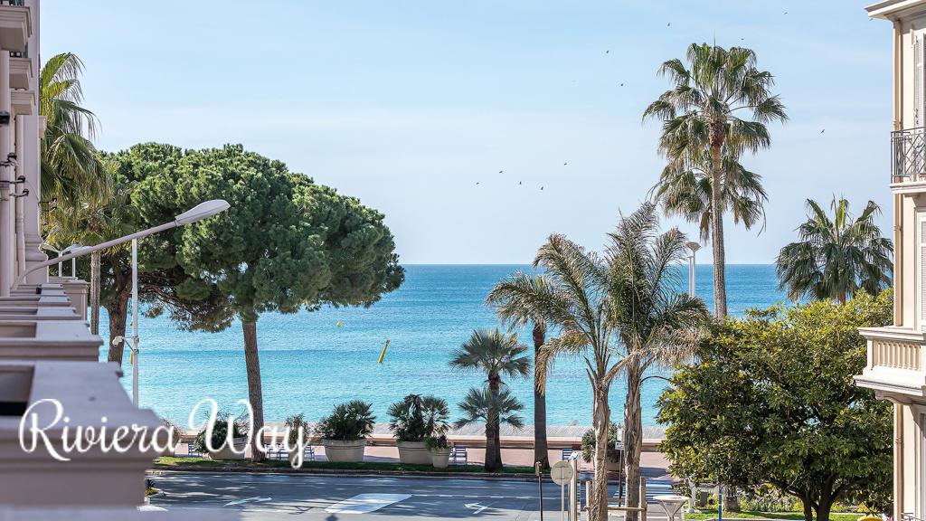 Apartment in Cannes, photo #2, listing #78783390