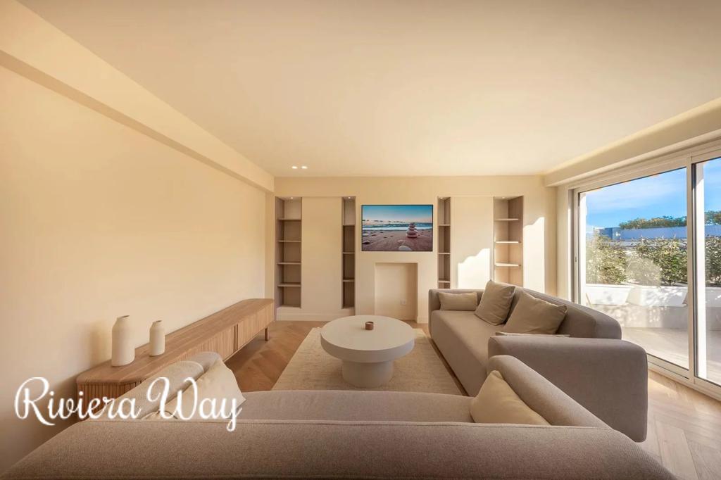 4 room apartment in Antibes, photo #1, listing #105001806