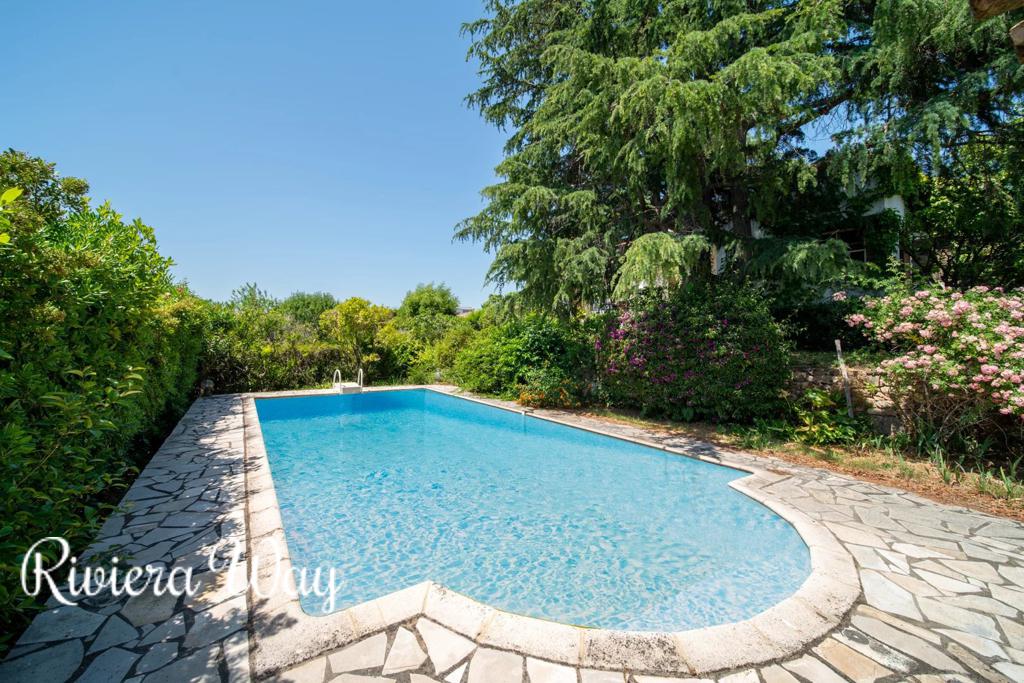 4 room villa in Cannes, photo #2, listing #106371216