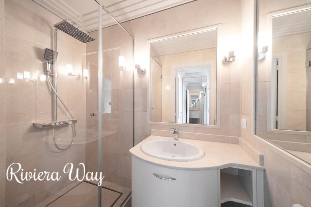 3 room apartment in Cannes, photo #2, listing #105103992