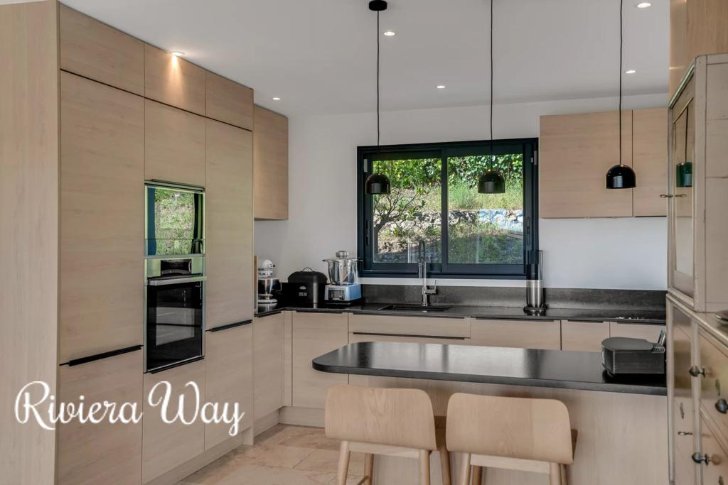 5 room villa in Sainte-Maxime, photo #8, listing #106329006
