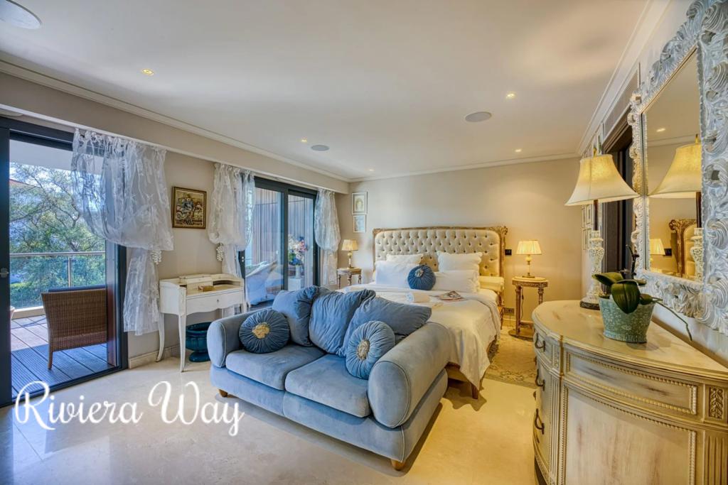 4 room apartment in Antibes, photo #6, listing #103228944