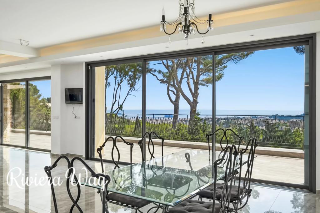 8 room villa in Mougins, photo #1, listing #101622948