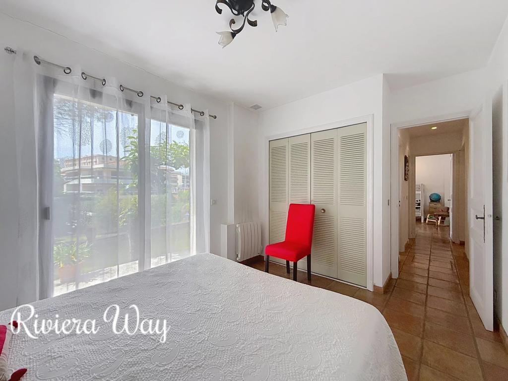 5 room apartment in Cannes, photo #6, listing #103135242