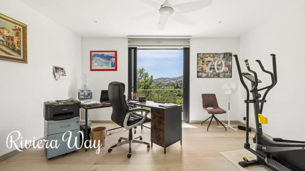 6 room villa in Grasse, photo #10, listing #106408092