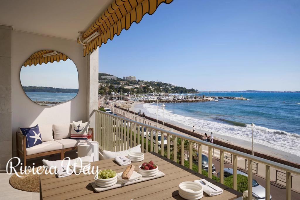 3 room apartment in Cannes, photo #1, listing #106147188