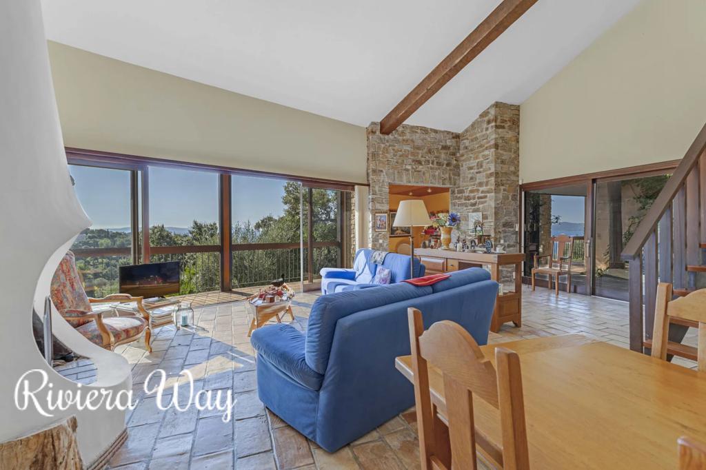 Villa in Le Lavandou, photo #2, listing #104398854