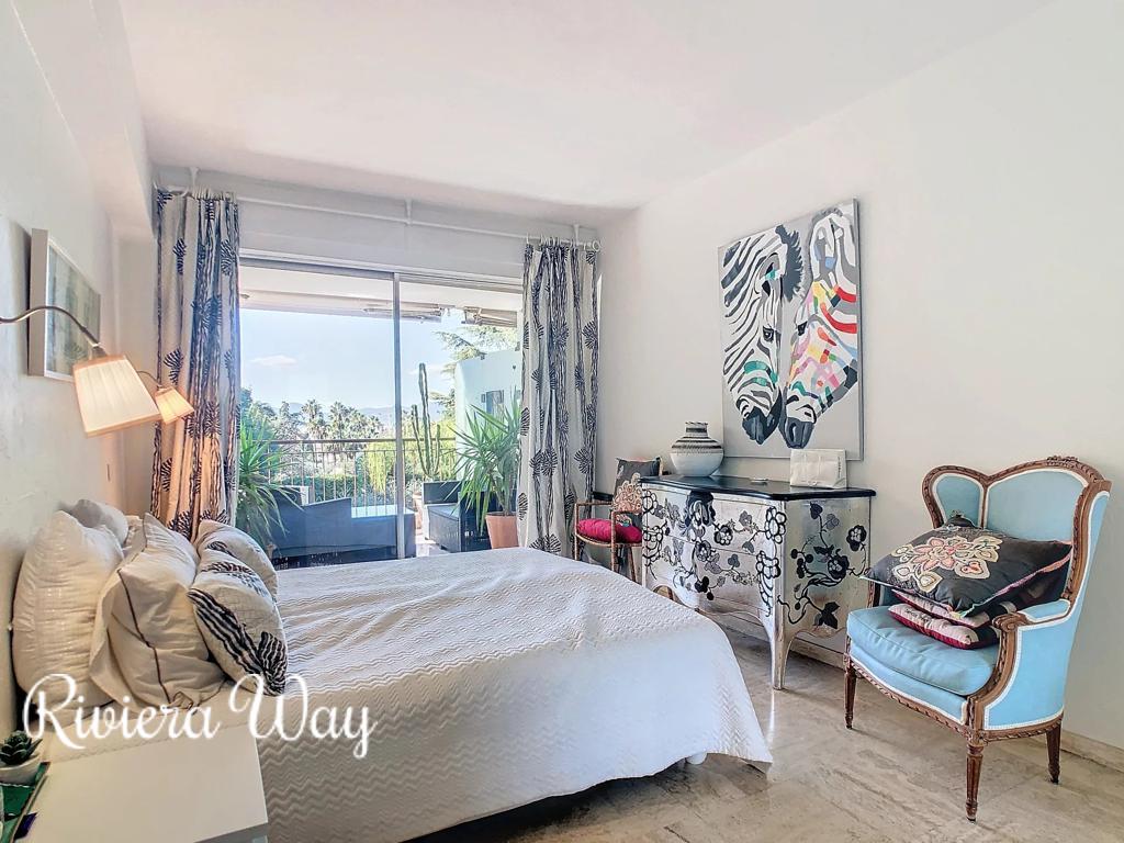 3 room apartment in Cannes, photo #6, listing #102831498