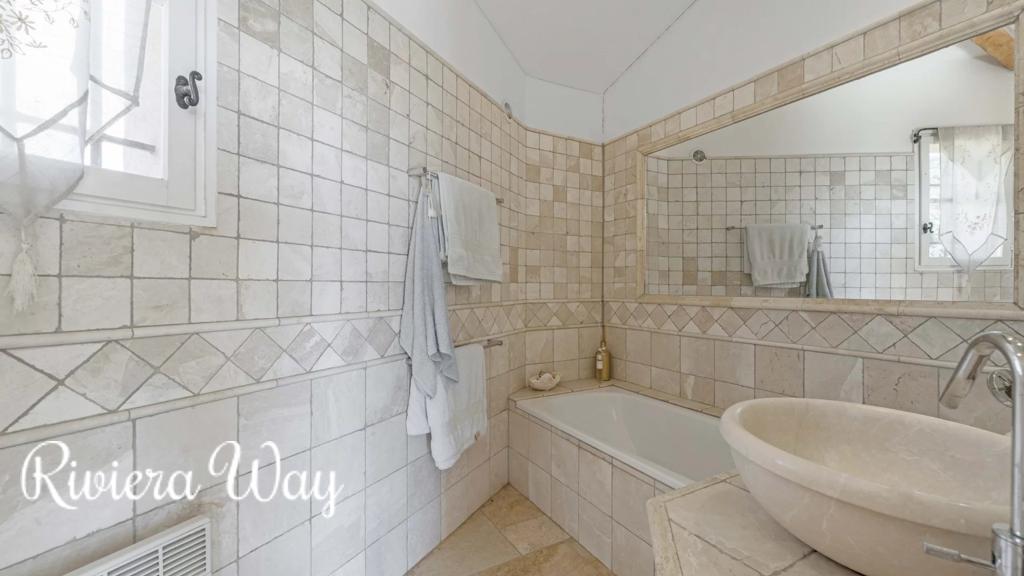 8 room villa in La Croix-Valmer, photo #6, listing #104300112