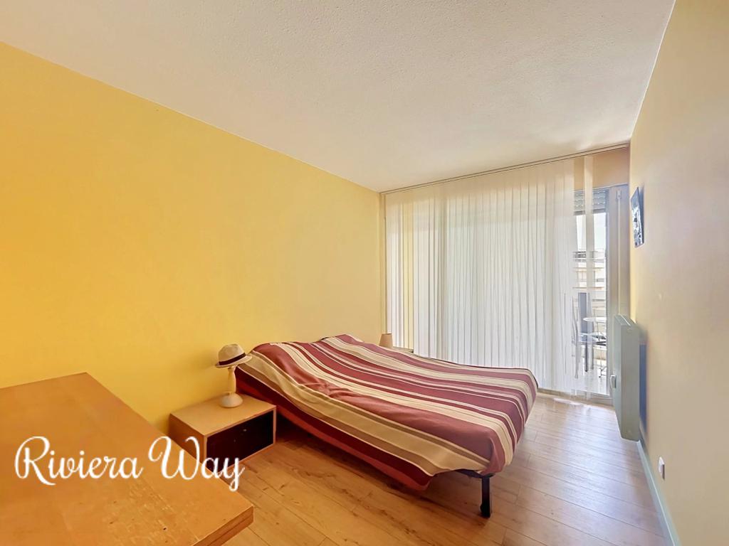 3 room apartment in Antibes, photo #6, listing #106185366