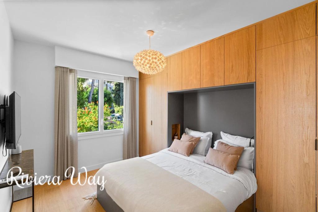 Apartment in Villefranche-sur-Mer, photo #5, listing #103975704