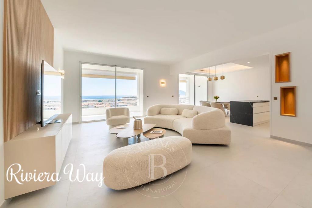 4 room apartment in Cannes, photo #2, listing #100164456