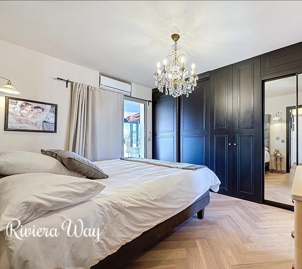 3 room apartment in Antibes, photo #10, listing #105321720