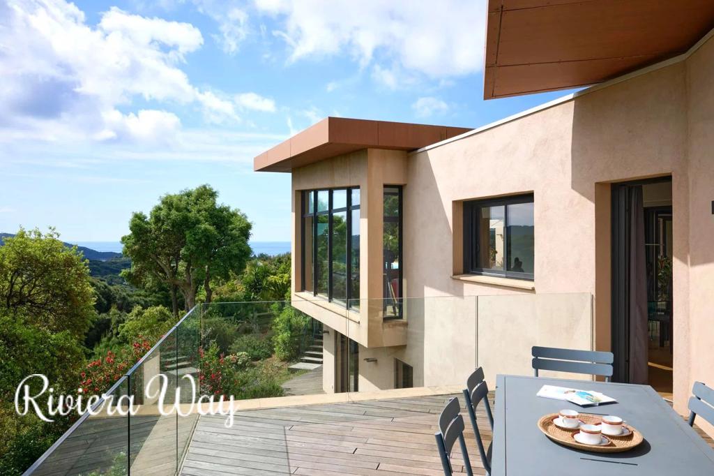 10 room villa in La Croix-Valmer, photo #7, listing #102842418