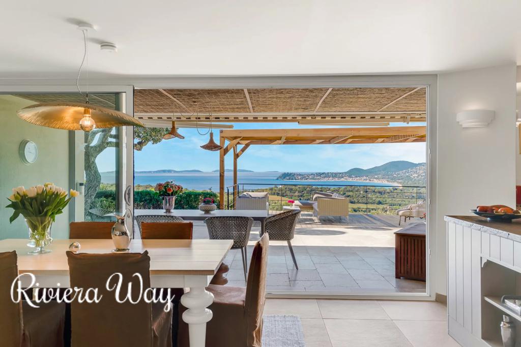 6 room villa in La Croix-Valmer, photo #2, listing #104236314