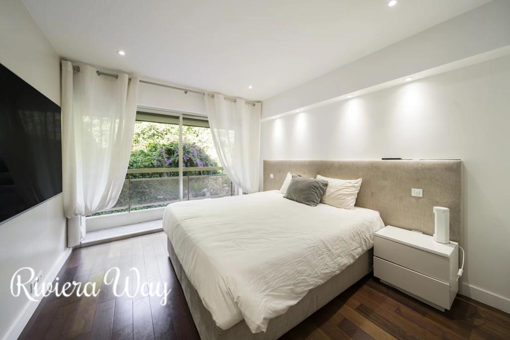3 room apartment in Cannes, photo #2, listing #105153258