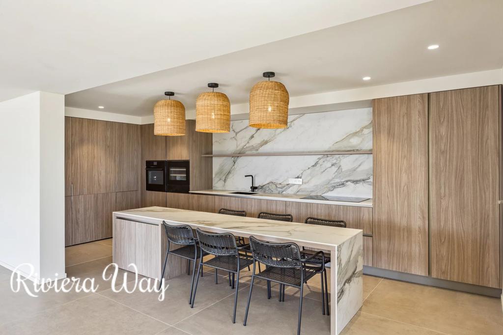 5 room villa in Roquebrune-sur-Argens, photo #8, listing #104480082